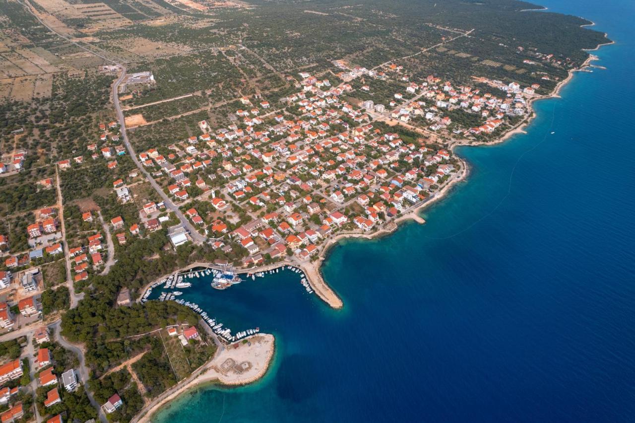 Apartments With A Parking Space Mandre, Pag - 18748 Kolan Esterno foto