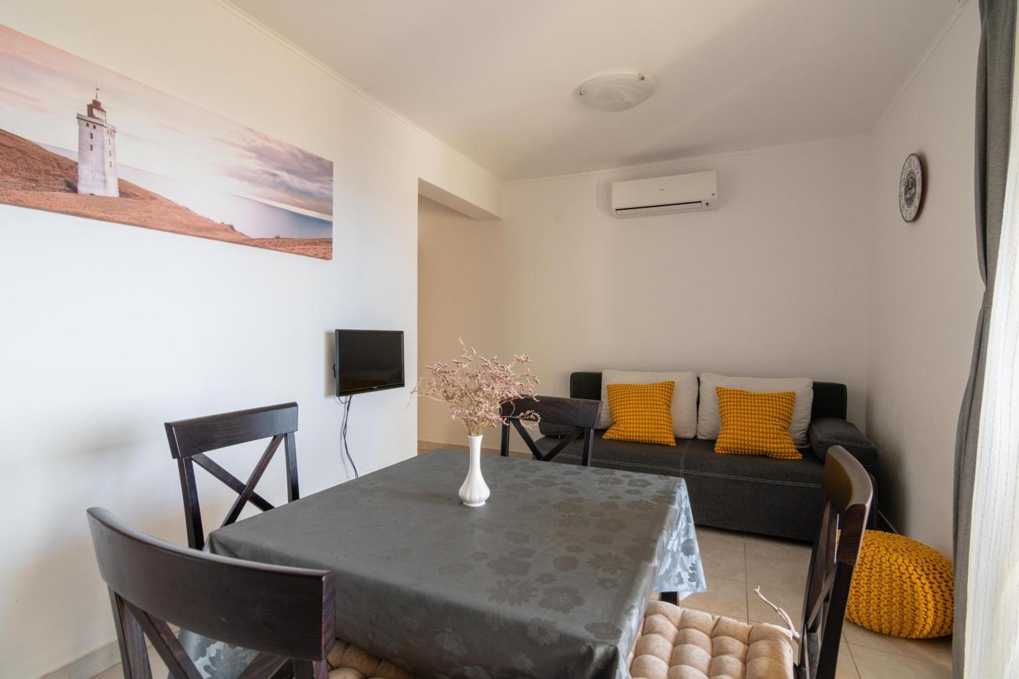 Apartments With A Parking Space Mandre, Pag - 18748 Kolan Esterno foto