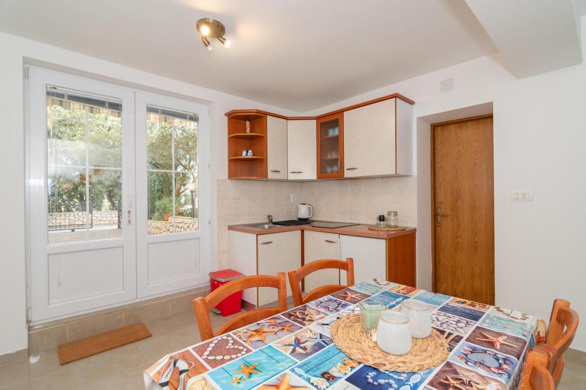 Apartments With A Parking Space Mandre, Pag - 18748 Kolan Esterno foto